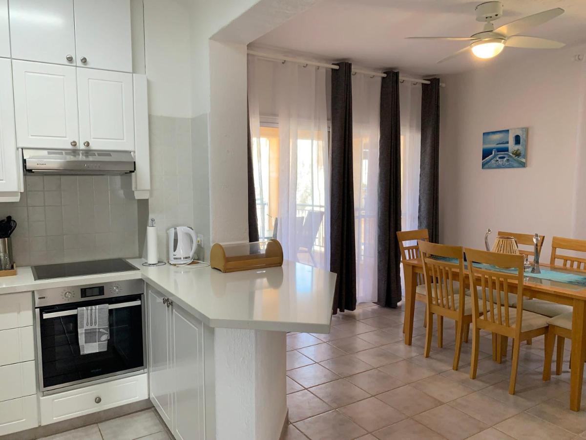 Kings Palace - Stylish, Modern 2 Bed With Sea Views Paphos Ngoại thất bức ảnh